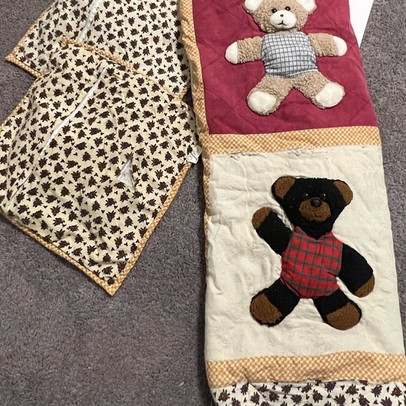 Teddy Bear Quilt & 3 Matching Shams - Picture 6 of 6